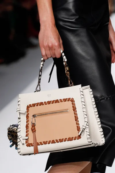 Look 12